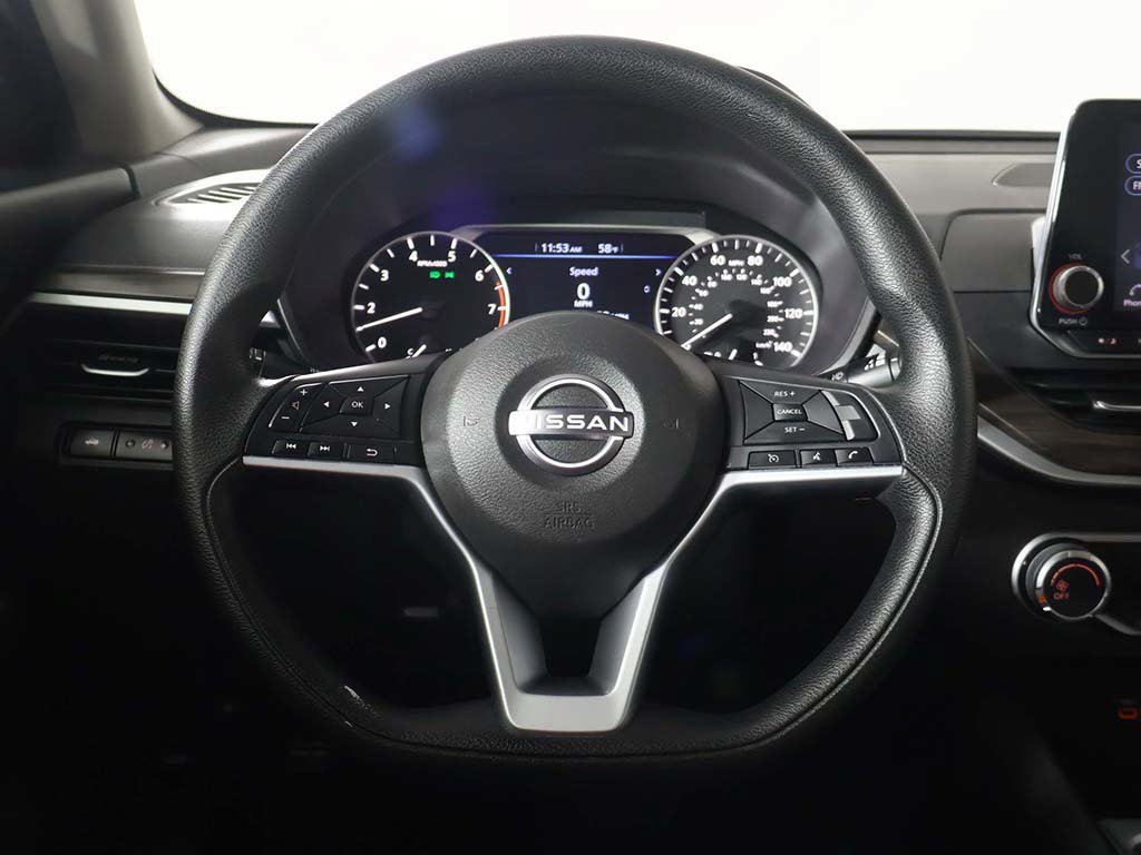 Used 2025 Nissan Altima 2.5 SV FWD image 31