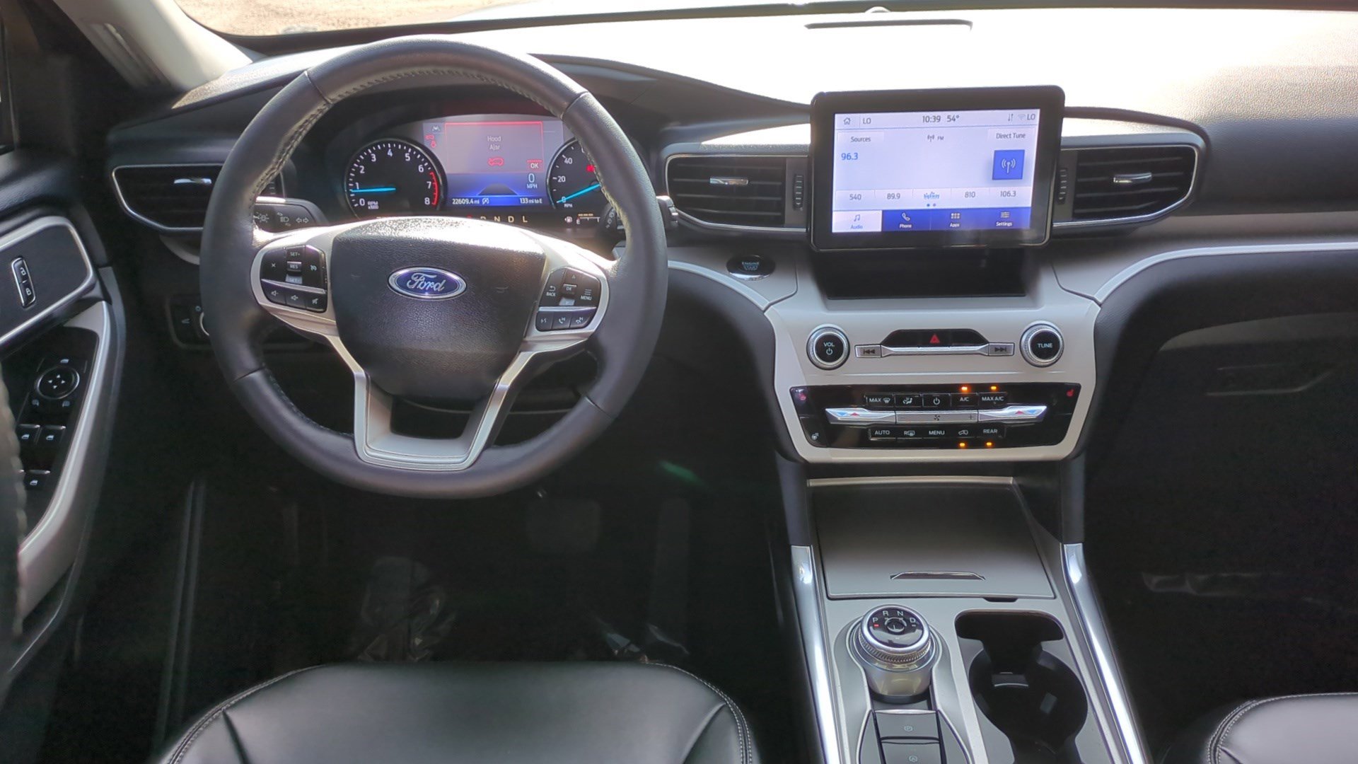 Used 2024 Ford Explorer XLT w/ Equipment Group 202A AWD/4WD image 25