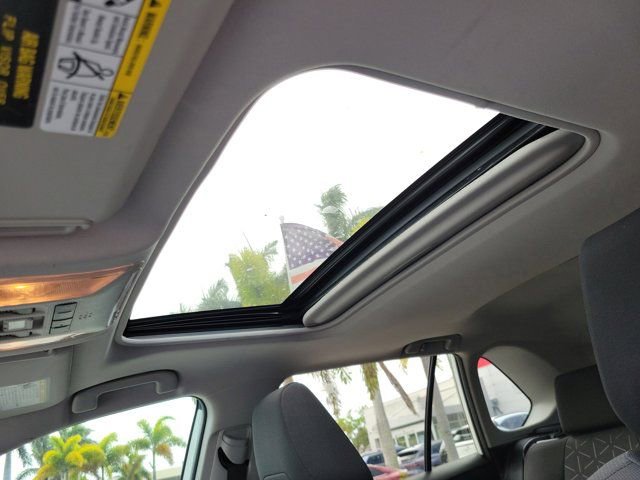 Used 2020 Toyota RAV4 XLE w/ Convenience Package FWD image 19