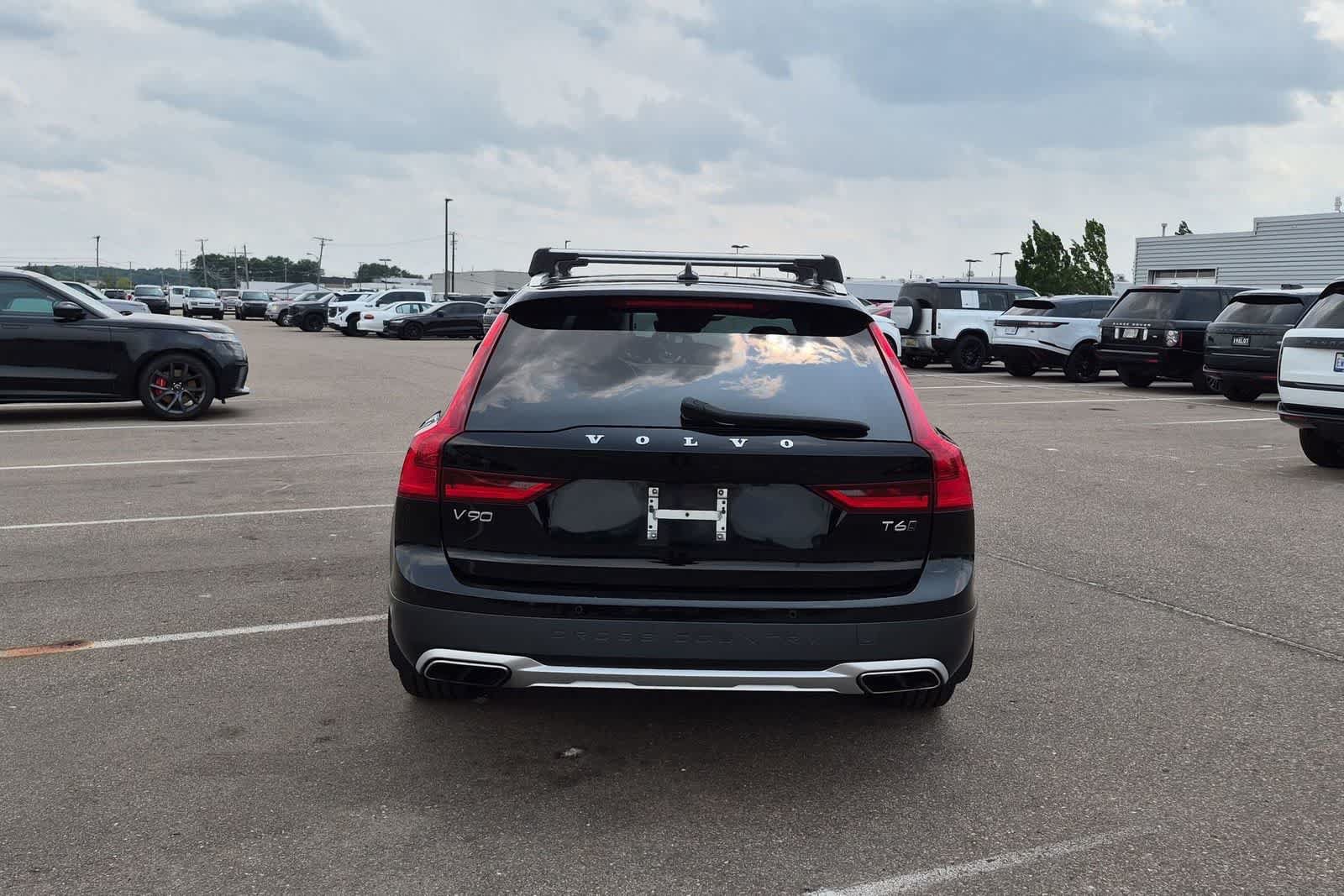 Used 2019 Volvo V90 T6 Cross Country AWD/4WD image 5