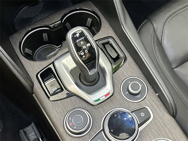Used 2022 Alfa Romeo Giulia Ti image 16