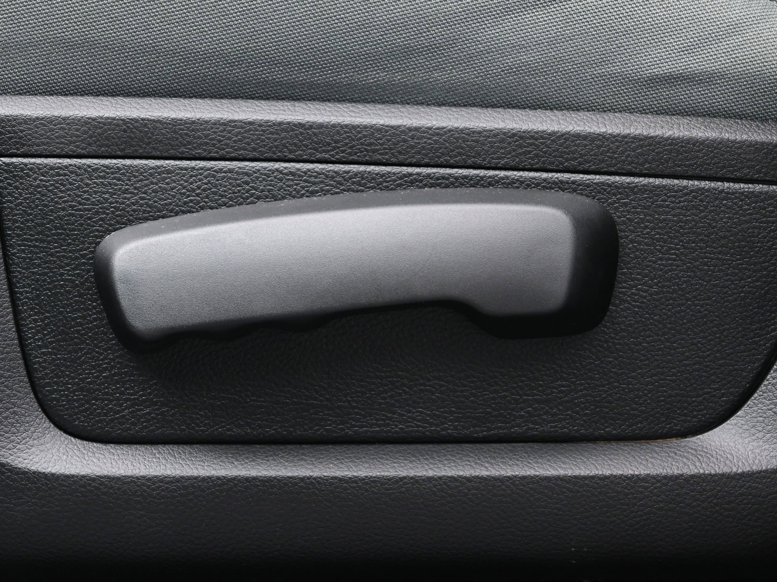 Used 2018 RAM 2500 Tradesman w/ Chrome Appearance Group image 10