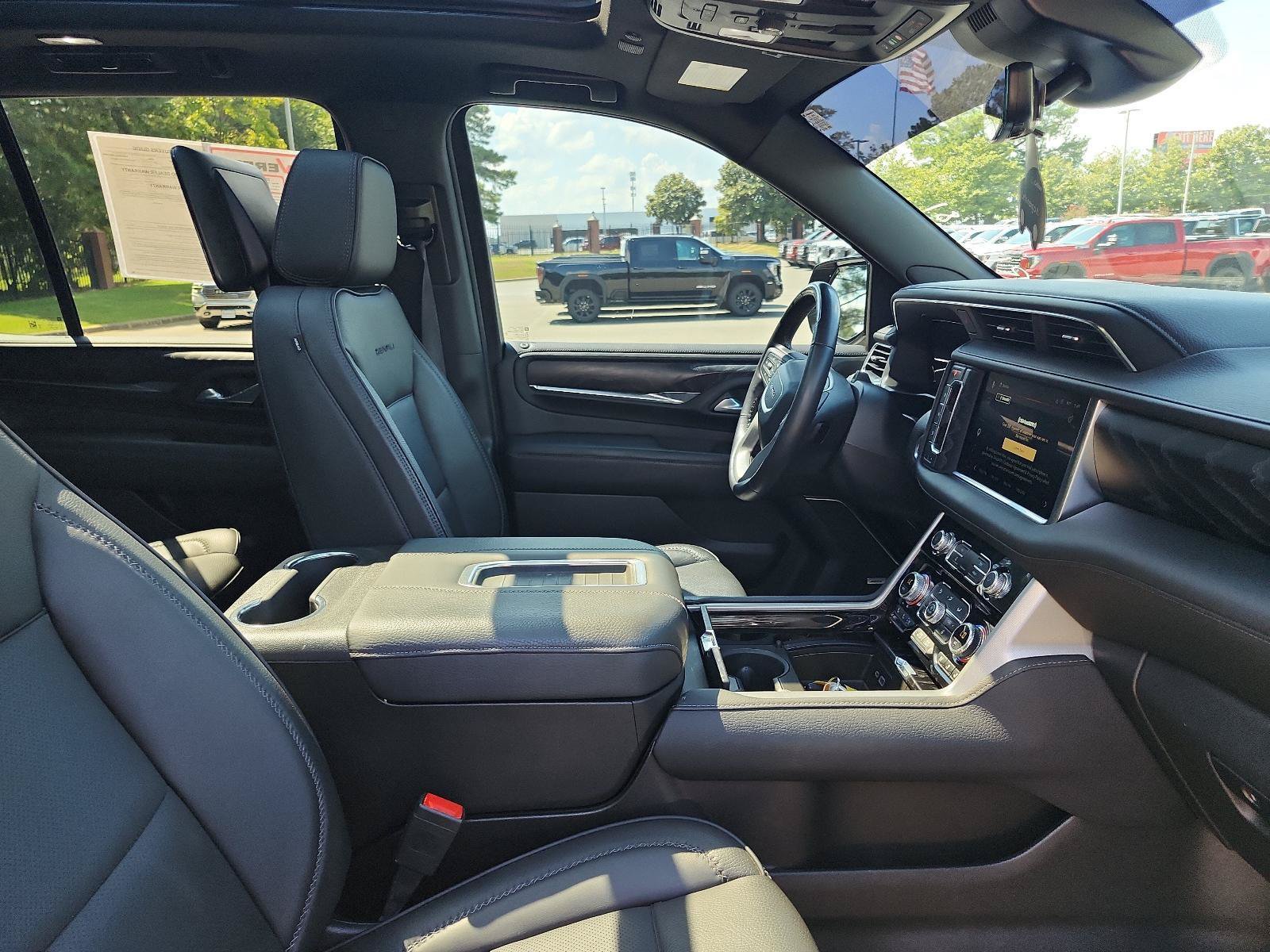 Certified 2024 GMC Yukon Denali w/ Denali Reserve Package AWD/4WD image 8