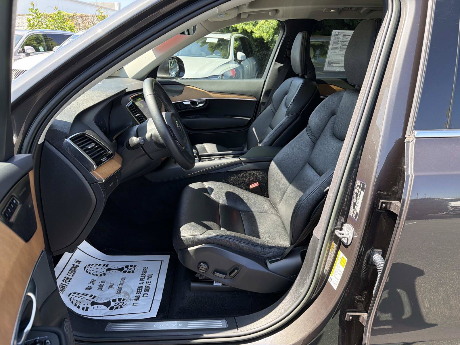Certified 2023 Volvo XC90 B6 Plus w/ Protection Package Premier AWD/4WD image 17