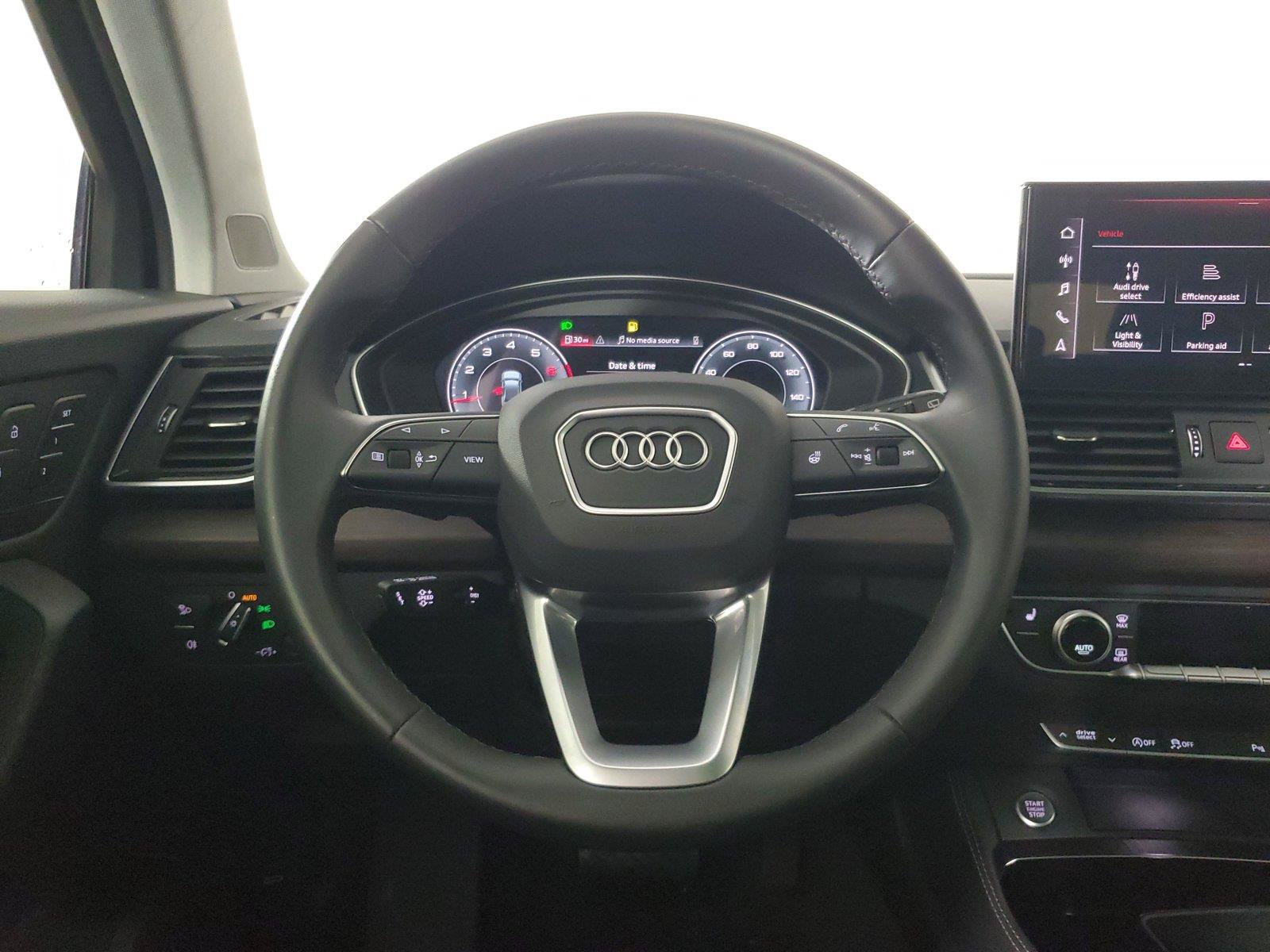 Used 2023 Audi Q5 2.0T Premium Plus w/ Premium Plus Package AWD/4WD image 17