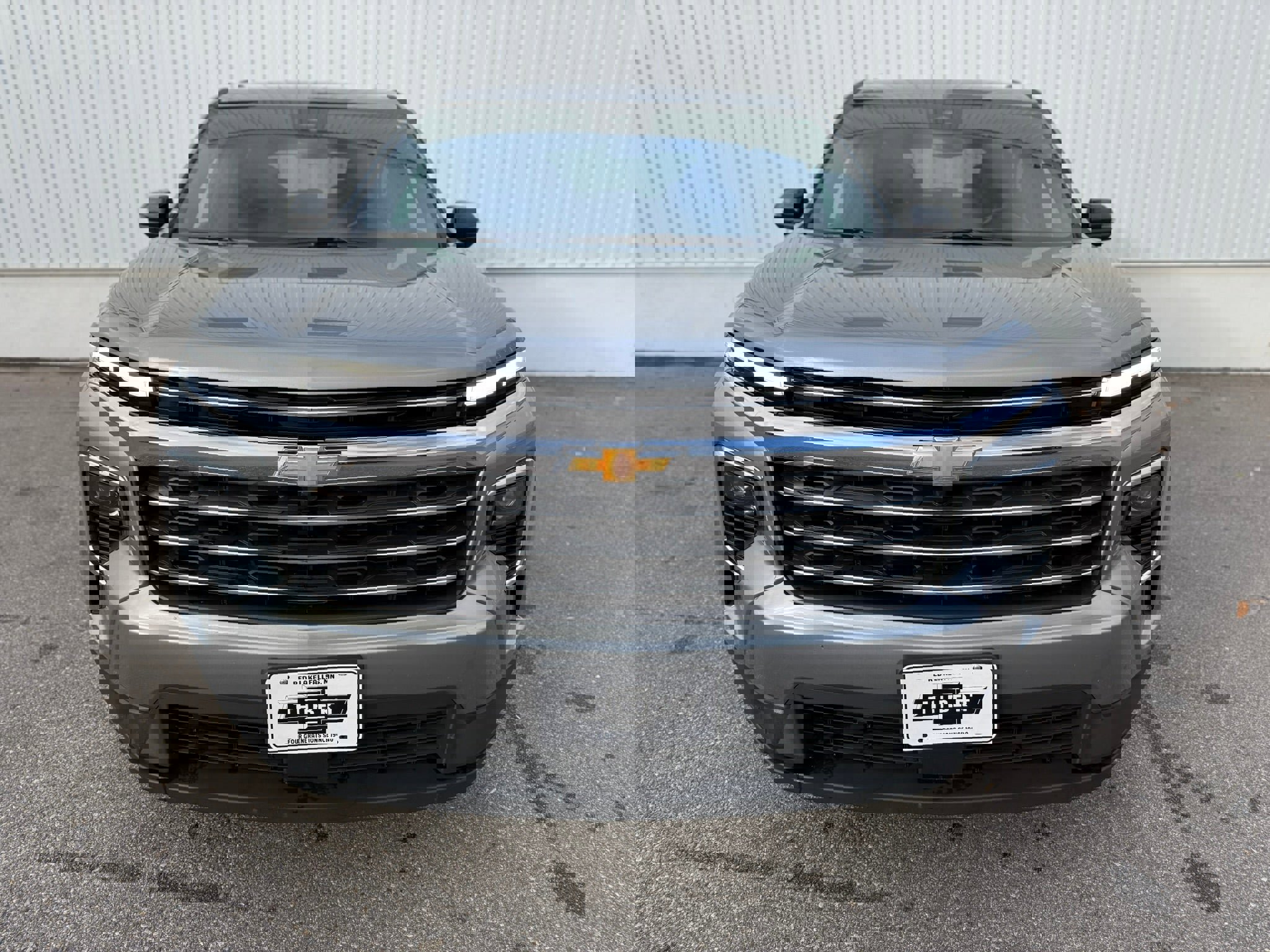 Used 2025 Chevrolet Traverse LT image 3