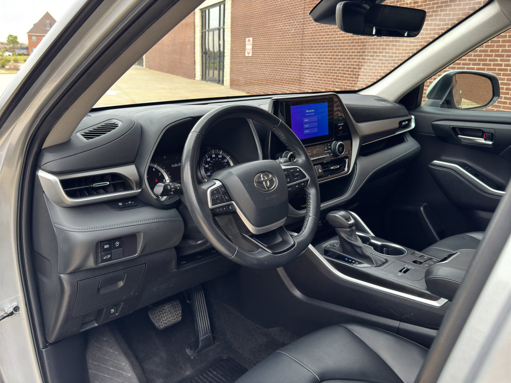 Used 2024 Toyota Highlander XLE image 10
