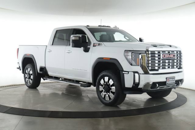 Used 2026 GMC Sierra 3500 Denali AWD/4WD image 2