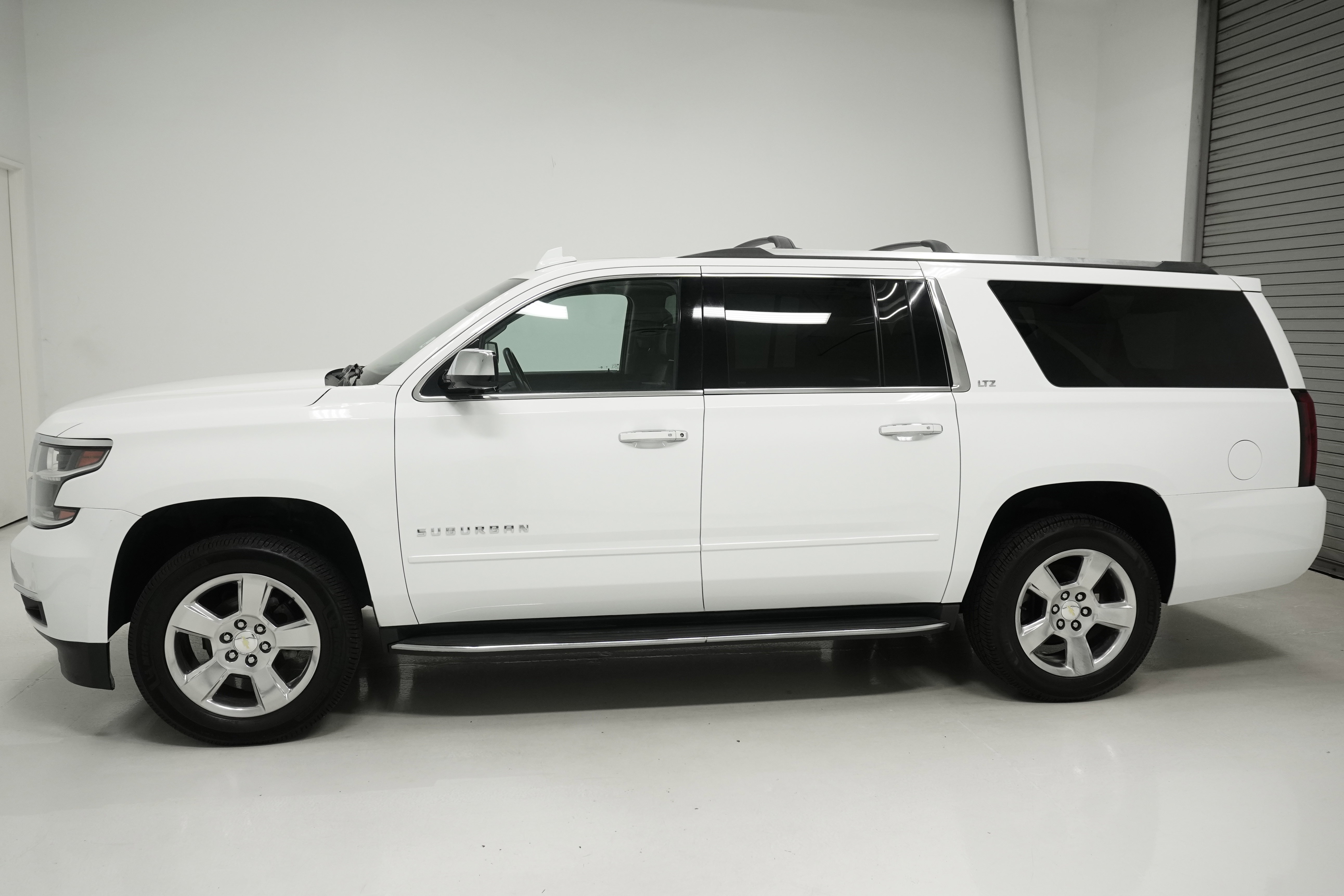 Used 2016 Chevrolet Suburban LTZ image 6