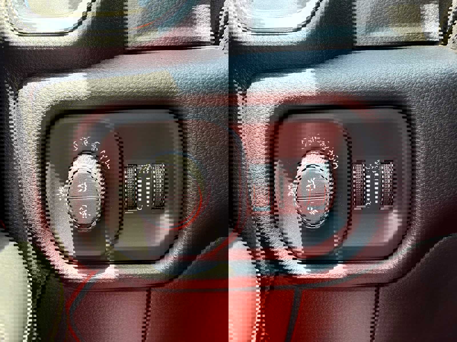 New 2025 RAM 3500 Laramie image 33