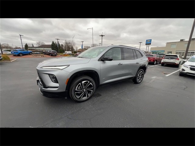 Certified 2025 Buick Enclave Sport Touring image 4