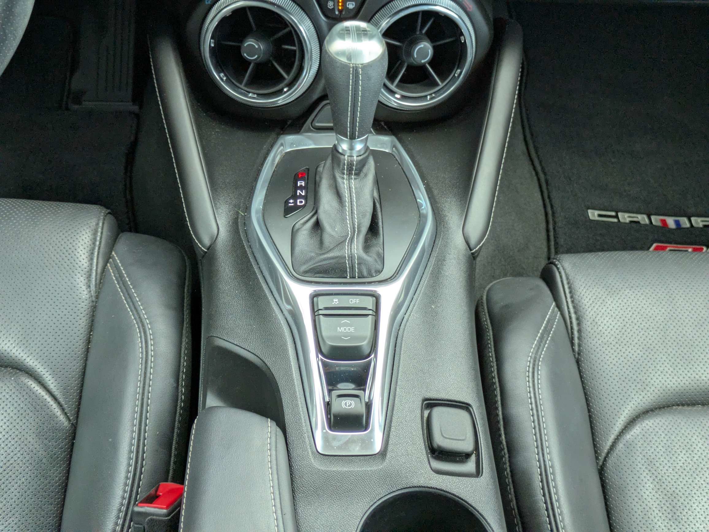Used 2018 Chevrolet Camaro LT RWD image 6