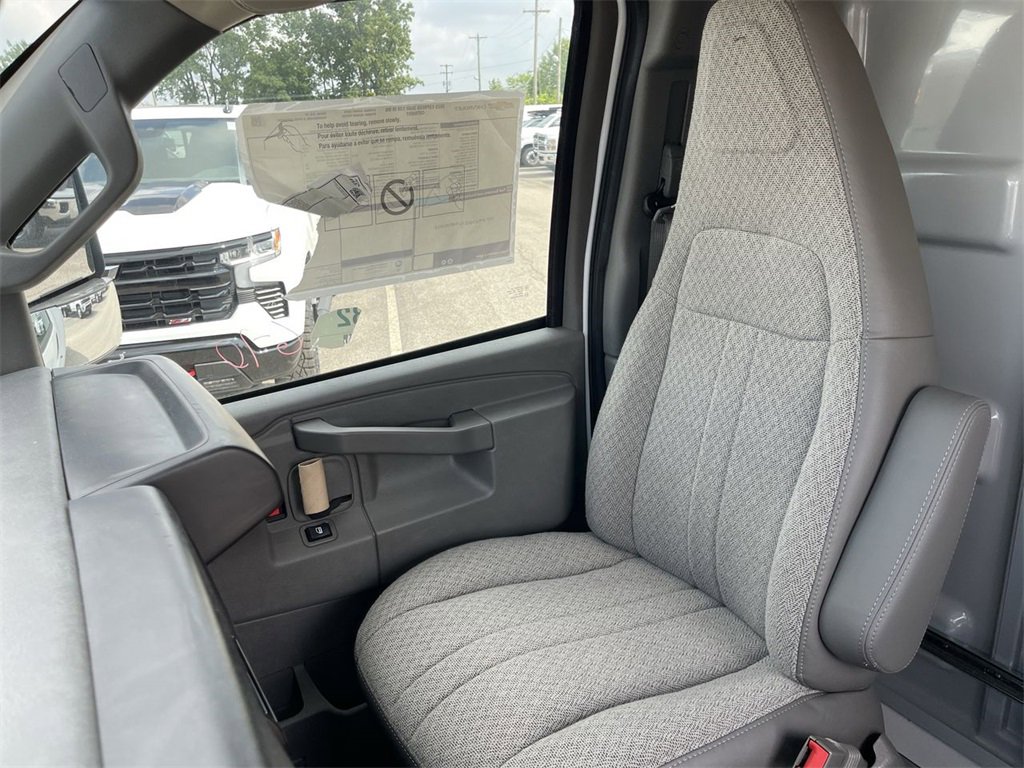 New 2025 Chevrolet Express 3500 w/ Power Convenience Package image 17