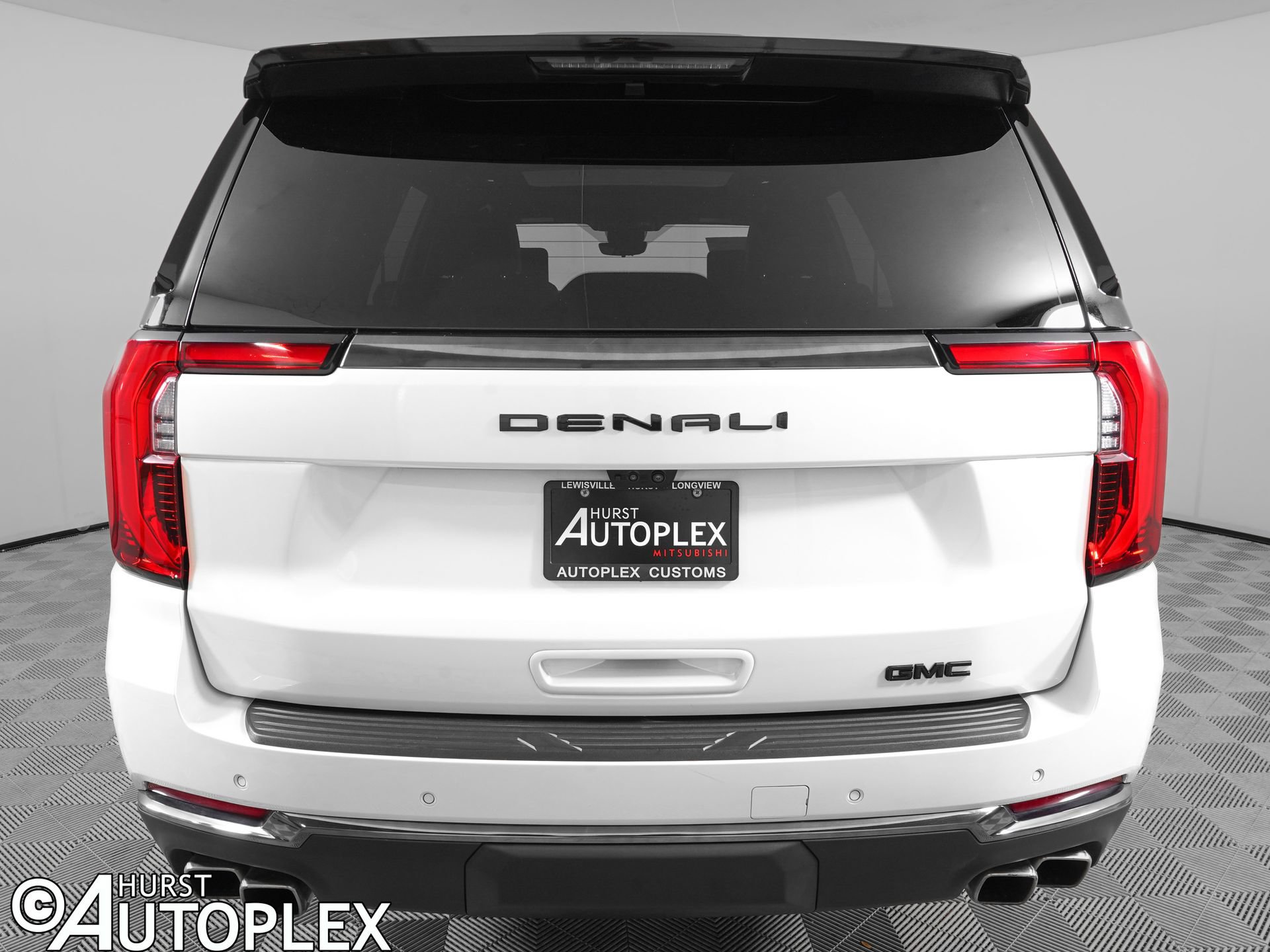 Used 2025 GMC Yukon Denali Ultimate AWD/4WD image 5
