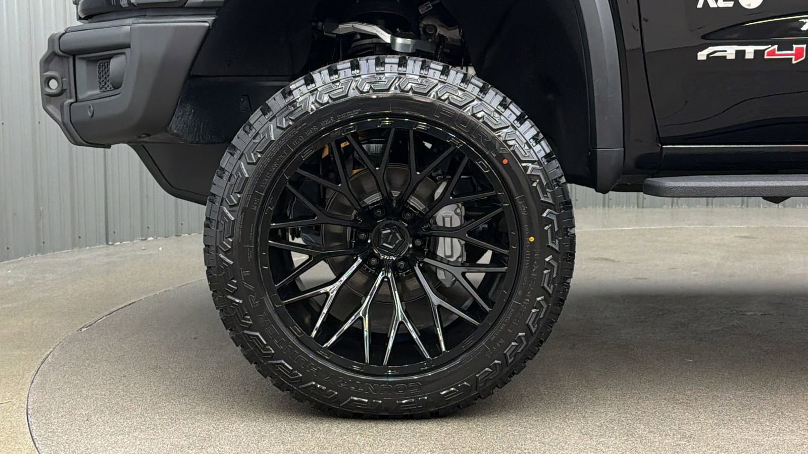 Used 2025 GMC Sierra 1500 AT4X image 10