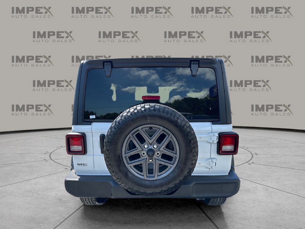 Used 2025 Jeep Wrangler Sport AWD/4WD image 4