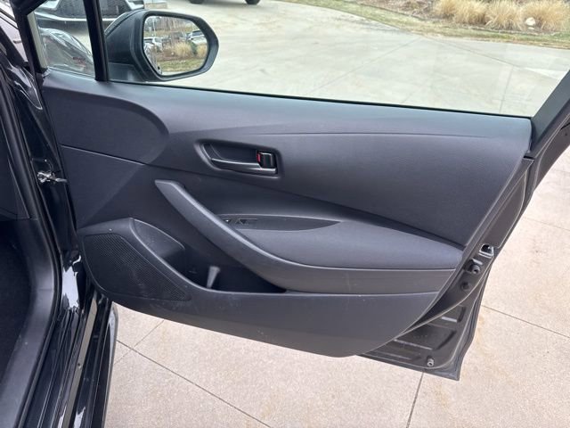 Used 2022 Toyota Corolla LE image 31