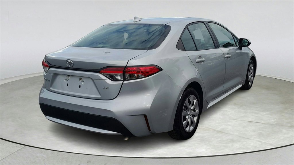 Used 2022 Toyota Corolla LE image 6