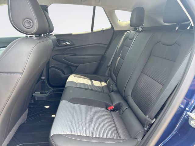 Used 2024 Chevrolet Trax LT w/ LT Convenience Package FWD image 21