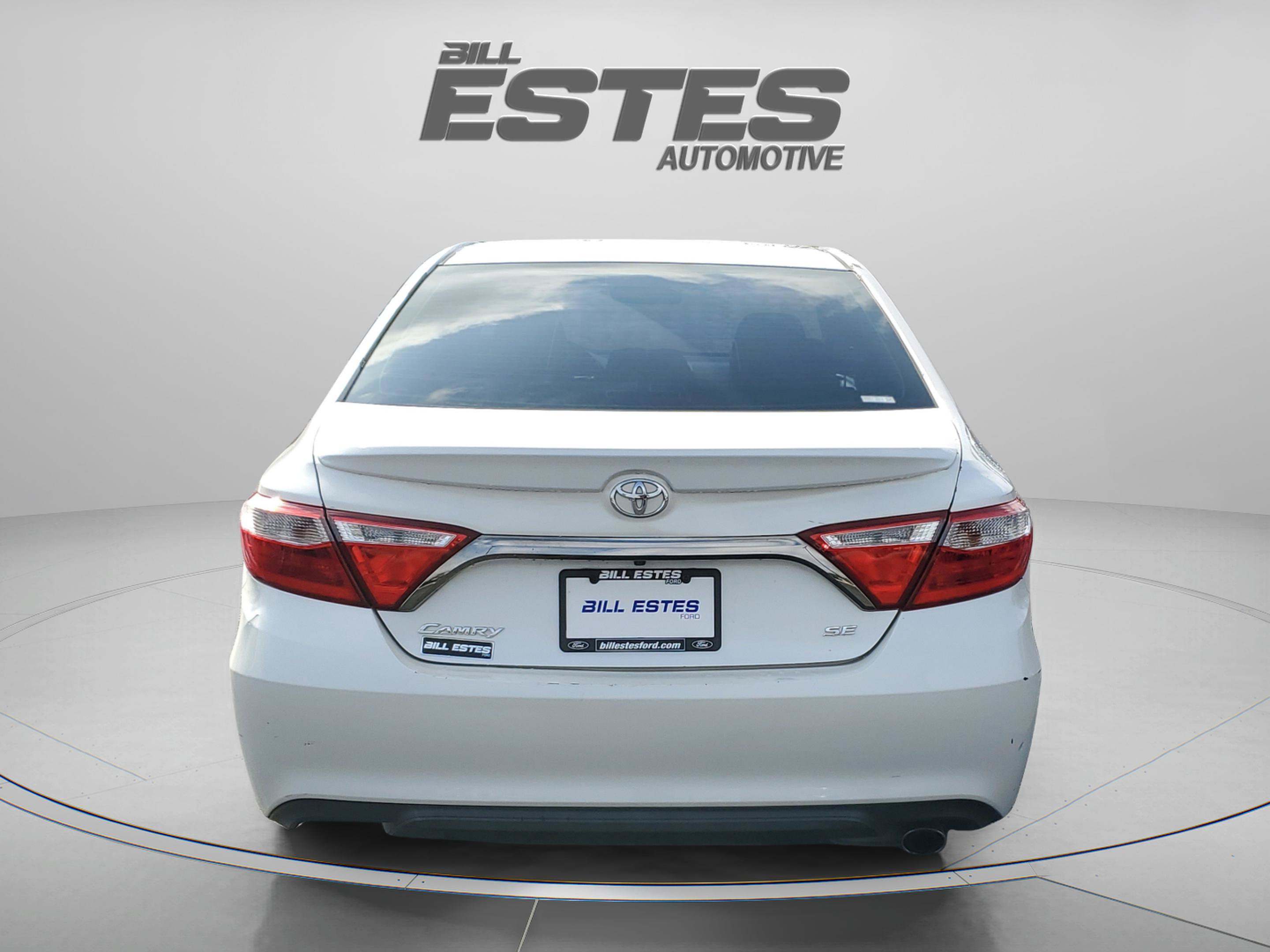 Used 2015 Toyota Camry SE FWD image 3