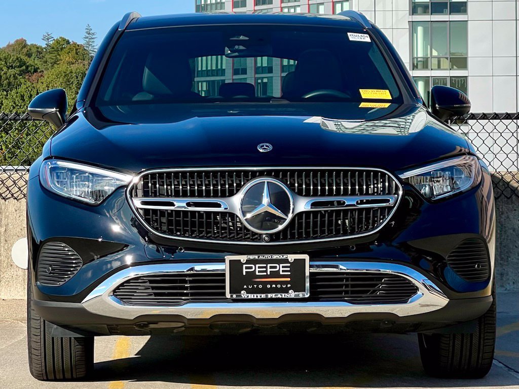 Used 2026 Mercedes-Benz GLC 300 4MATIC image 3
