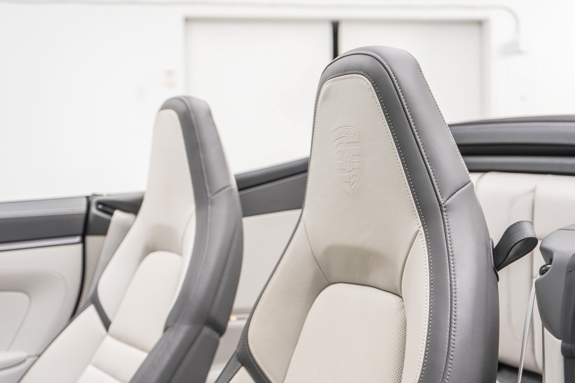 Used 2025 Porsche 911 Carrera RWD image 26