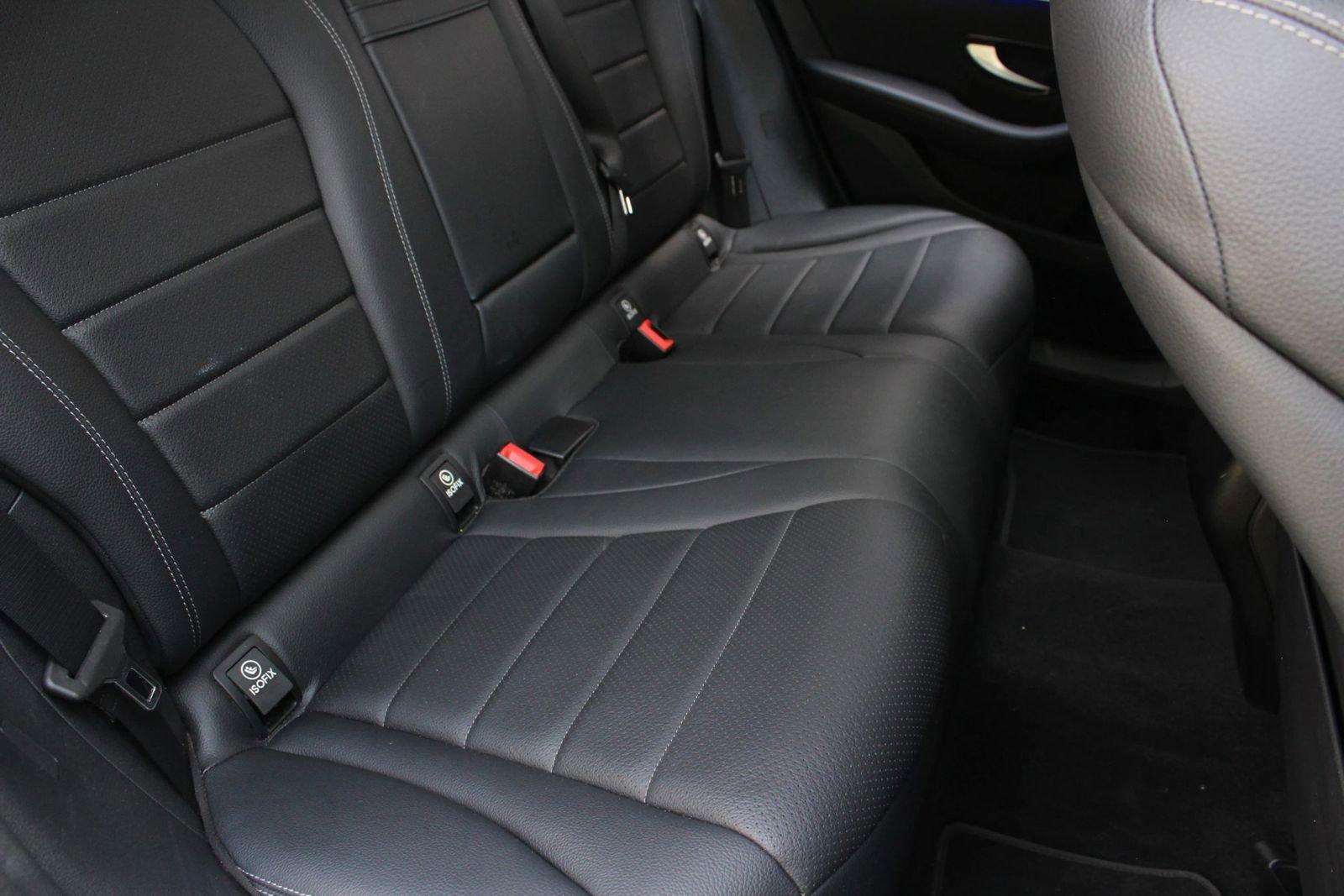 Used 2021 Mercedes-Benz GLC 300 4MATIC image 23