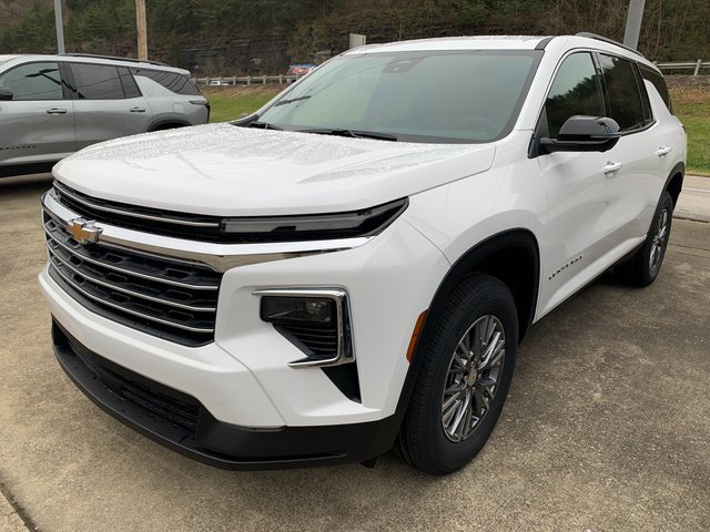 New 2026 Chevrolet Traverse LT w/ Driver Confidence Package image 2