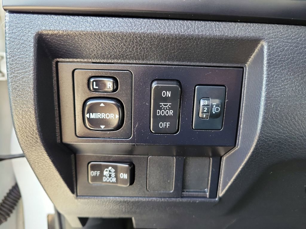 Used 2016 Toyota Tundra SR image 19