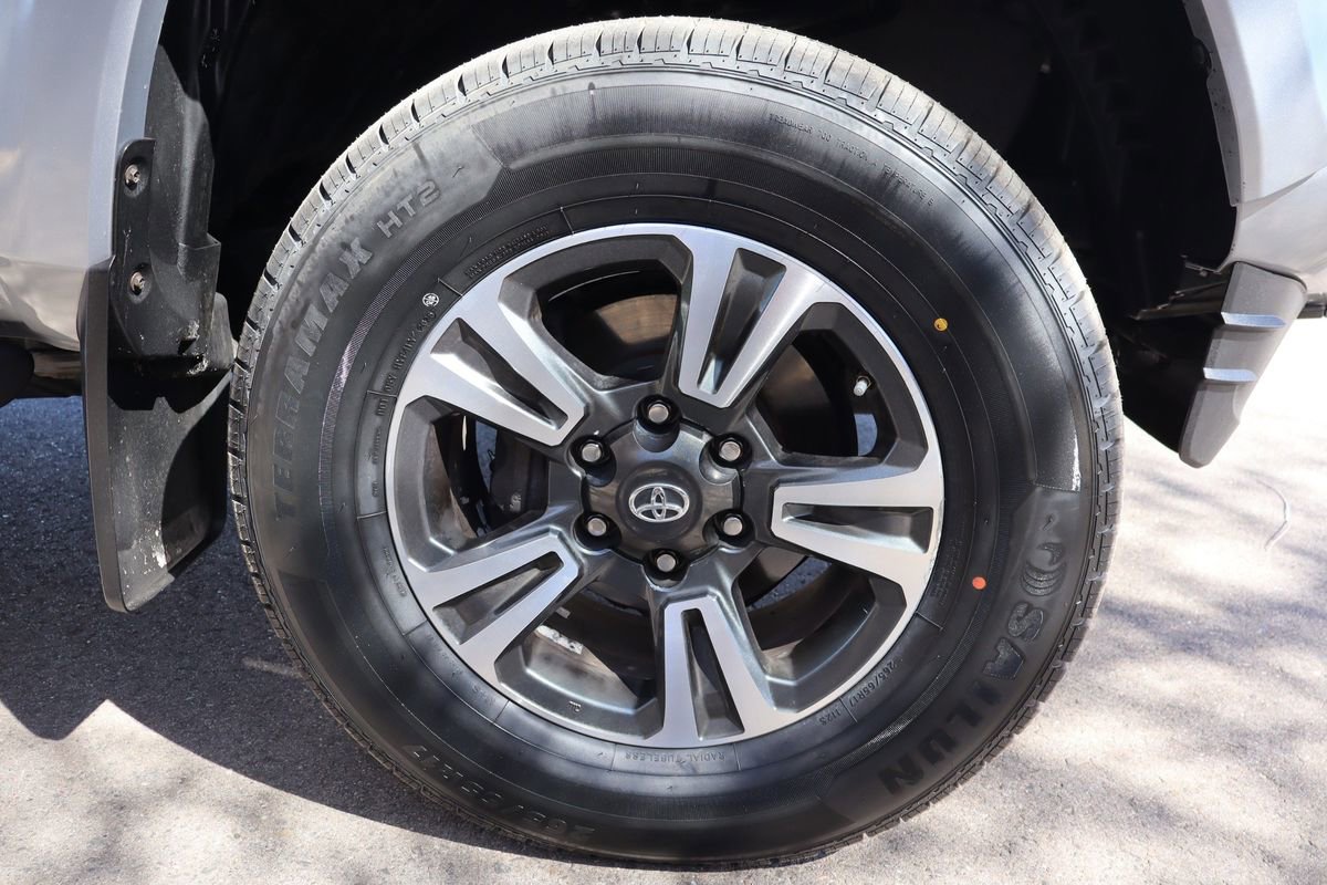 Used 2017 Toyota Tacoma TRD Sport image 46