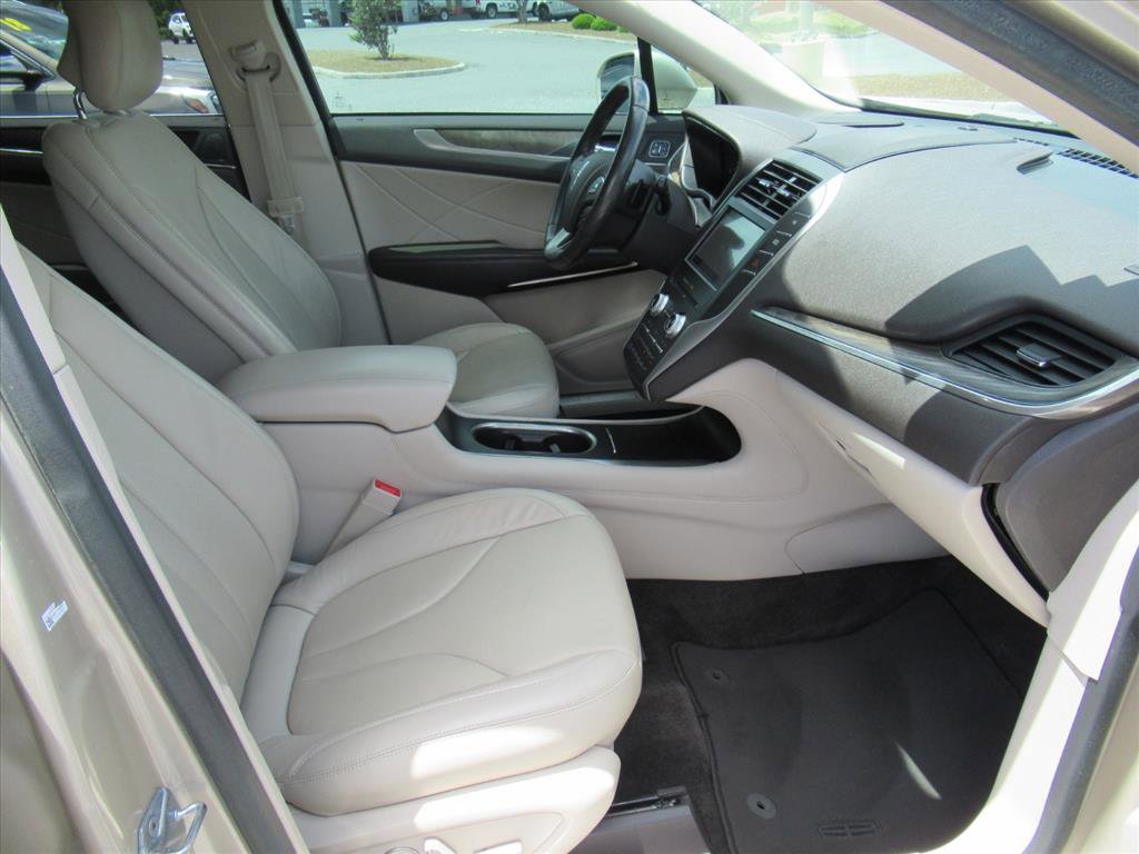 Used 2017 Lincoln MKC Reserve FWD image 10