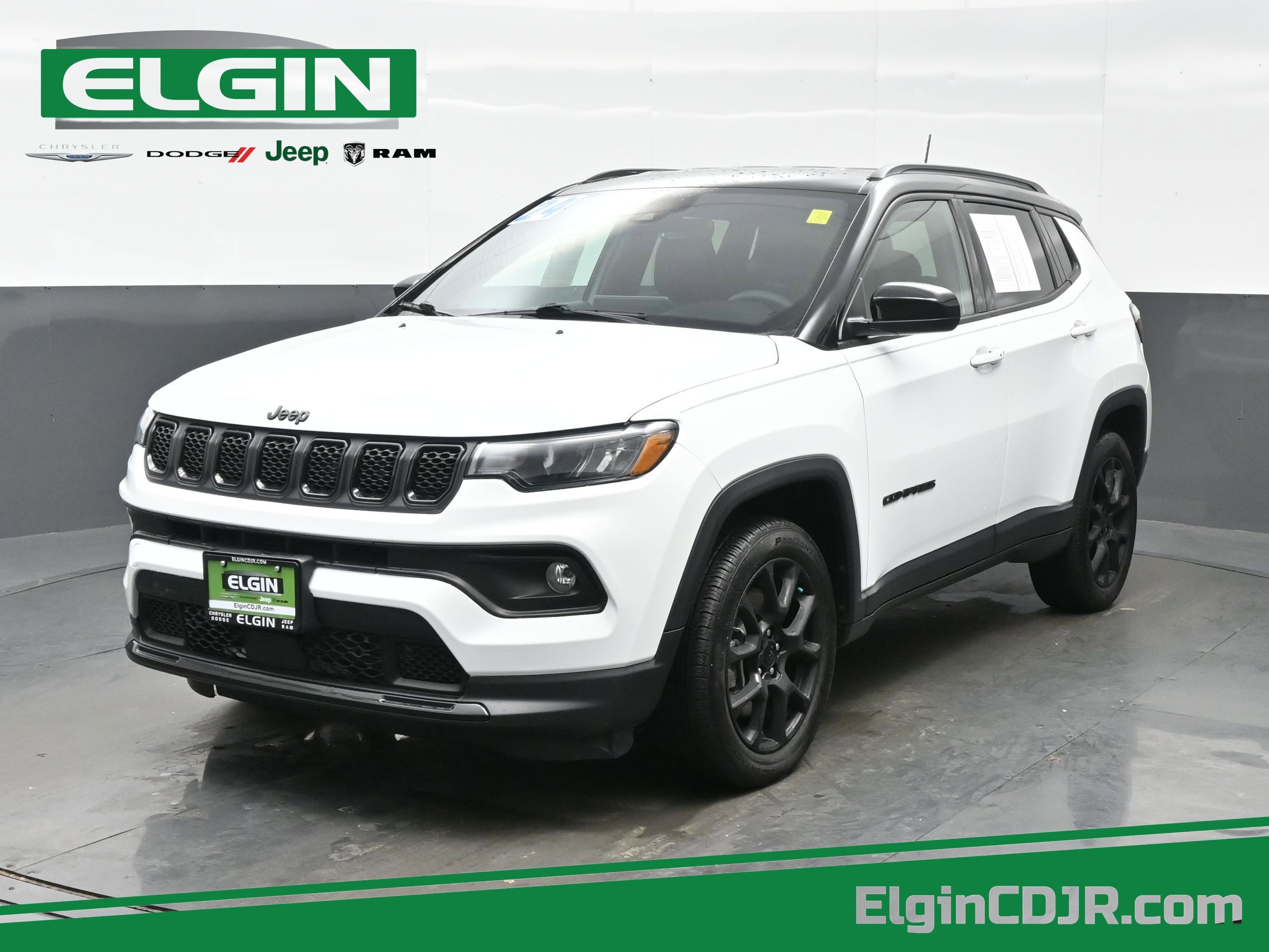 Used 2024 Jeep Compass Latitude w/ Convenience Group image 1