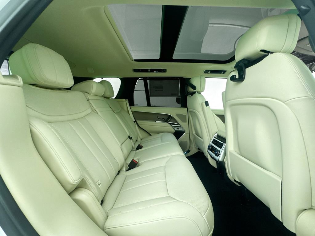 New 2026 Land Rover Range Rover SE image 27