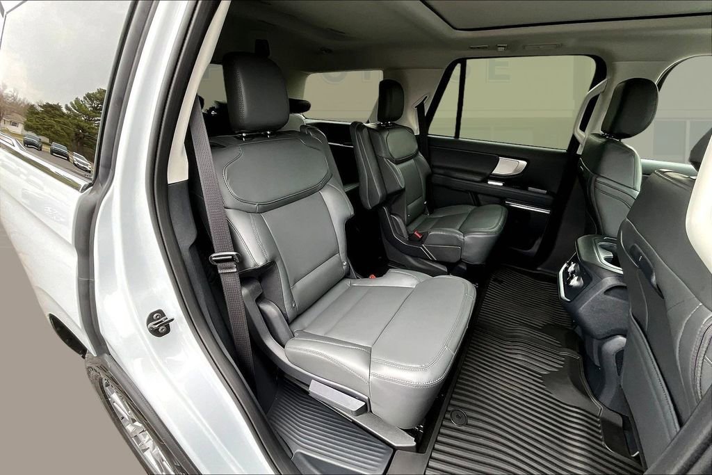 New 2026 Ford Expedition Active image 10