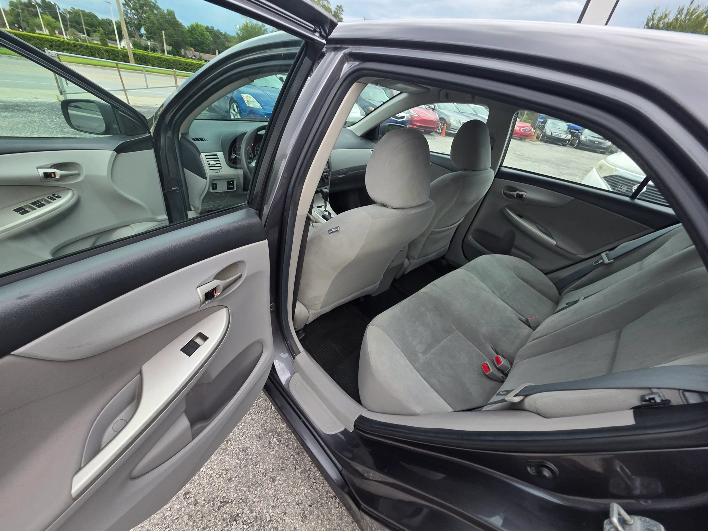 Used 2012 Toyota Corolla LE FWD image 13