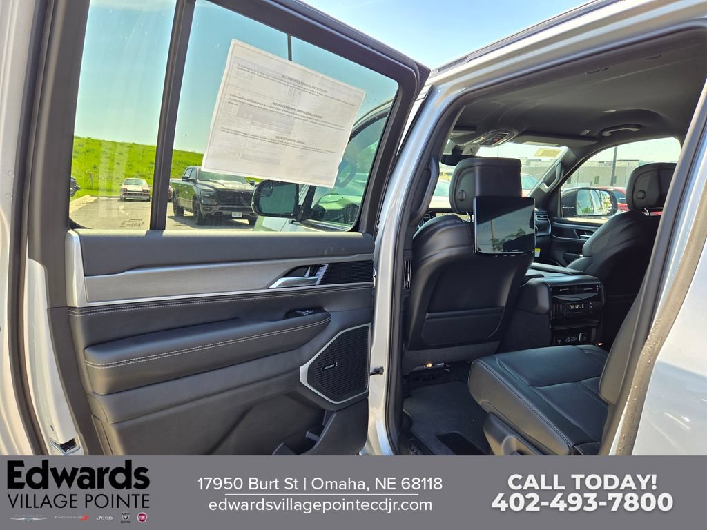 New 2026 Jeep Grand Wagoneer L Limited w/ Rear Seat Video Group I AWD/4WD image 25
