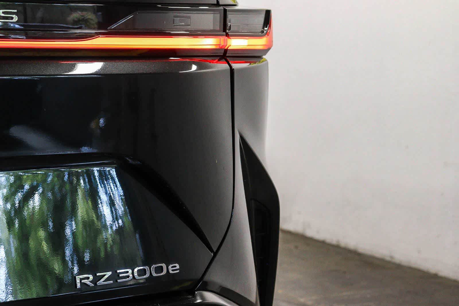 Used 2024 Lexus RZ 300e Premium w/ Accessory Package (Z1) FWD image 11