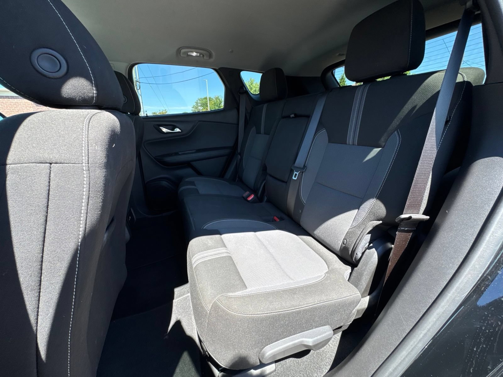 Used 2025 Chevrolet Blazer LT FWD image 24