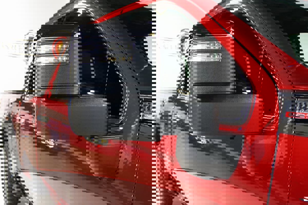 Used 2025 GMC Sierra 3500 SLT w/ SLT Premium Package image 11