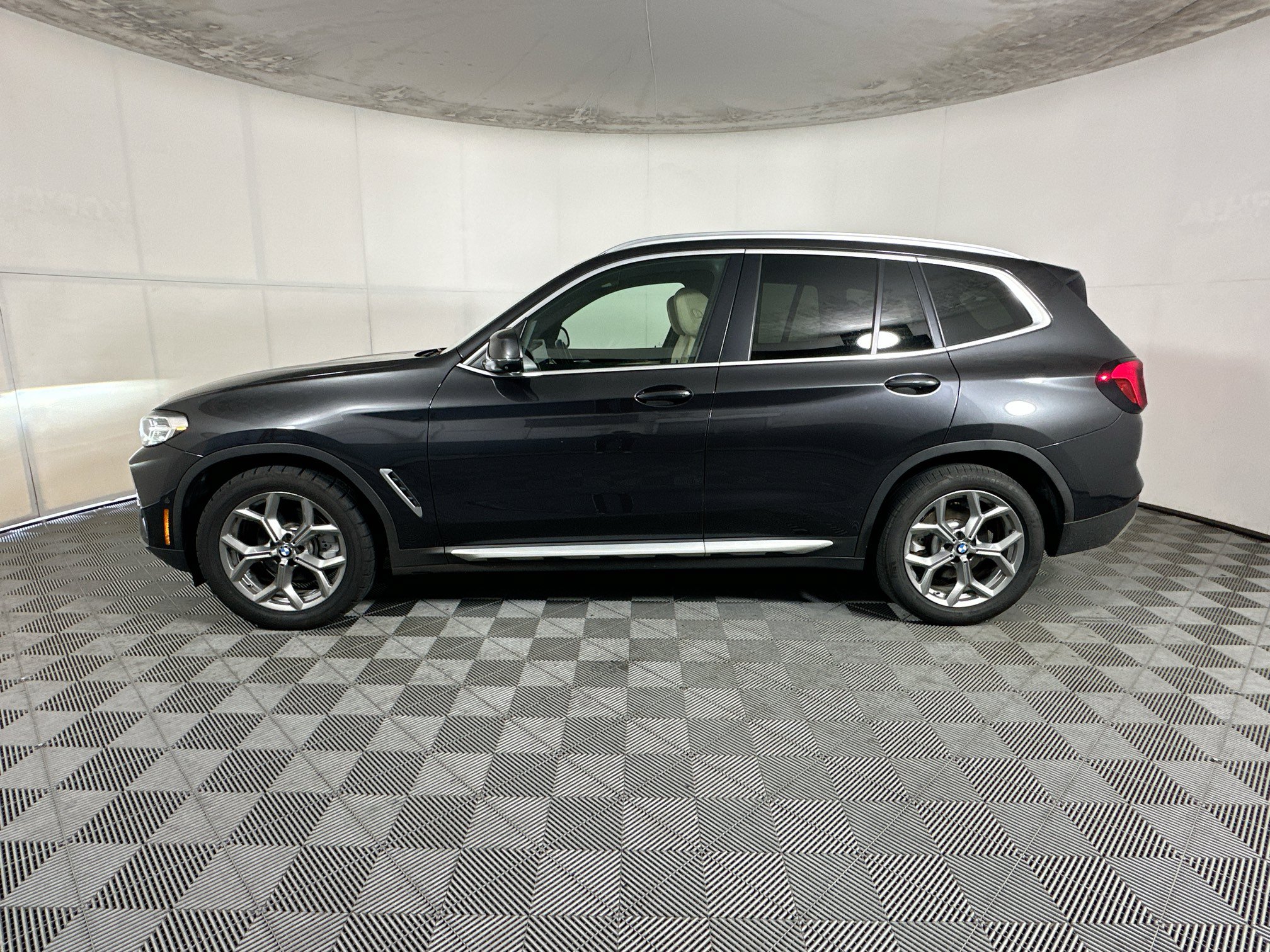 Used 2023 BMW X3 sDrive30i w/ Premium Package RWD image 6
