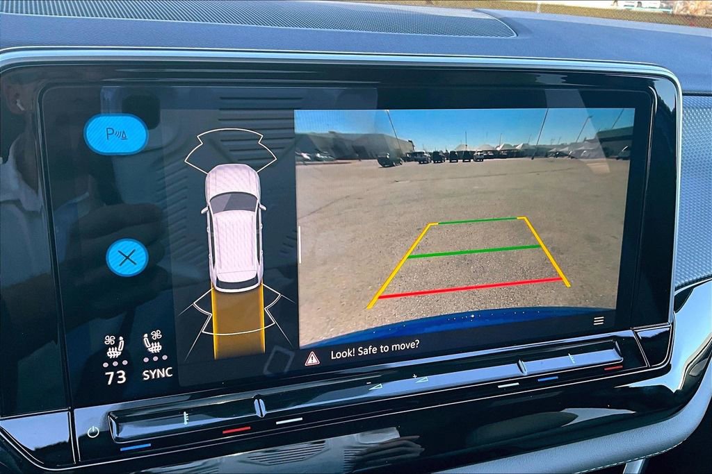 Used 2025 Volkswagen Atlas Cross Sport SEL R-Line image 23