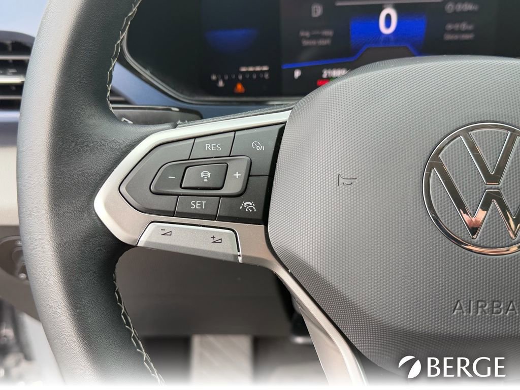 Used 2022 Volkswagen Taos SE FWD image 34