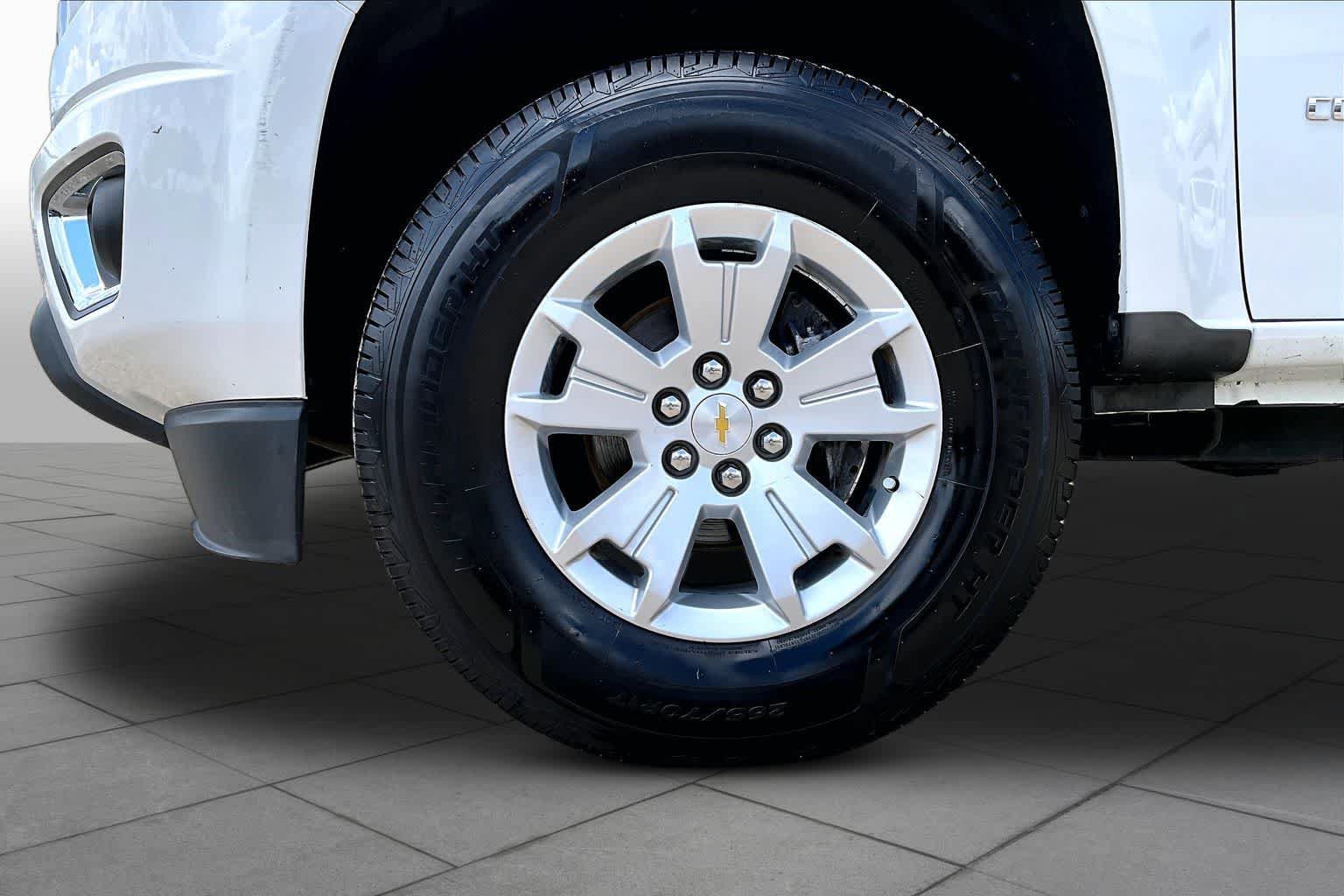 Used 2018 Chevrolet Colorado LT w/ LT Convenience Package RWD image 12
