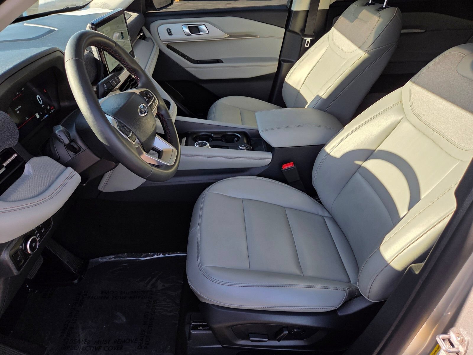 Certified 2025 Ford Explorer Active w/ Active Comfort Package AWD/4WD image 10