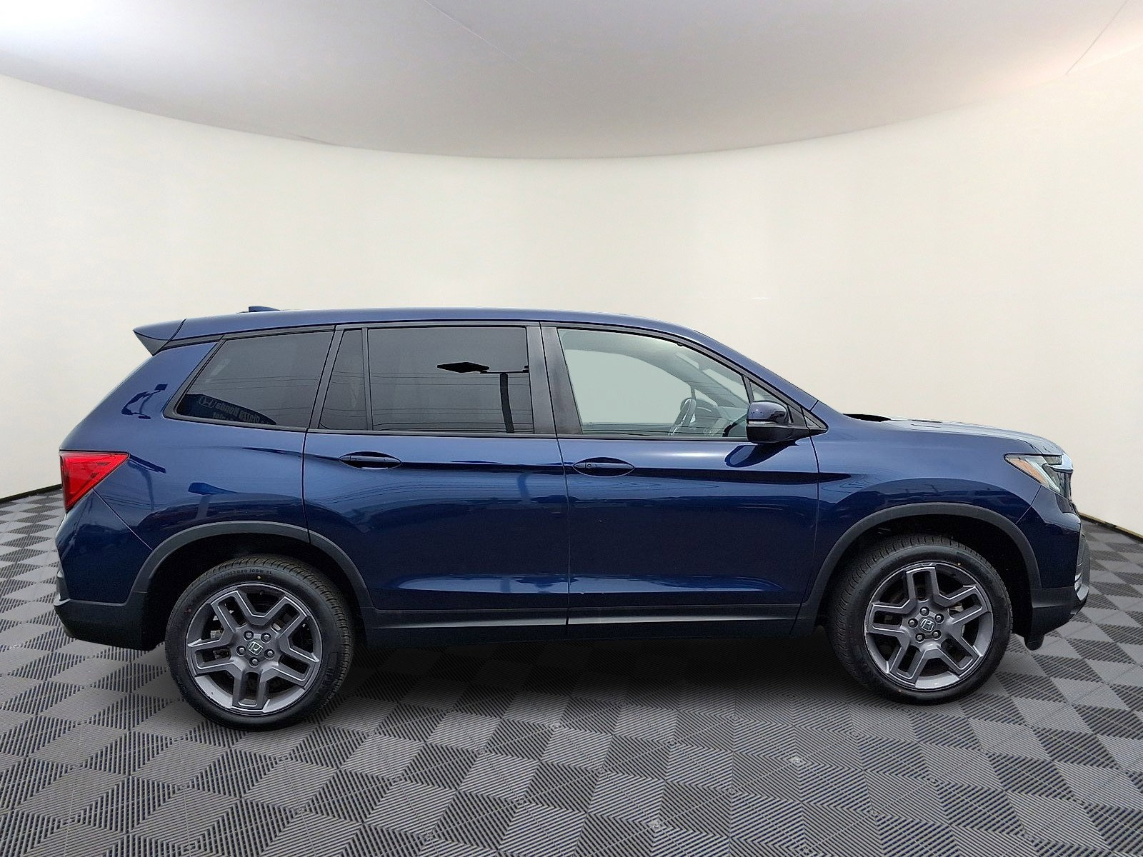Used 2023 Honda Passport EX-L image 8