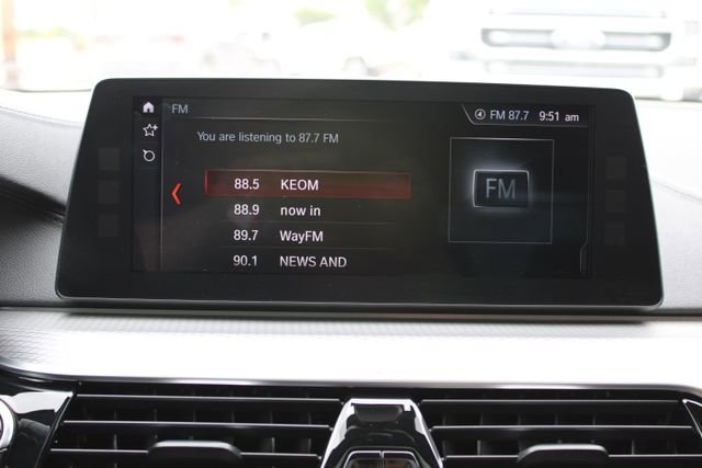 Used 2018 BMW M550i xDrive AWD/4WD image 25