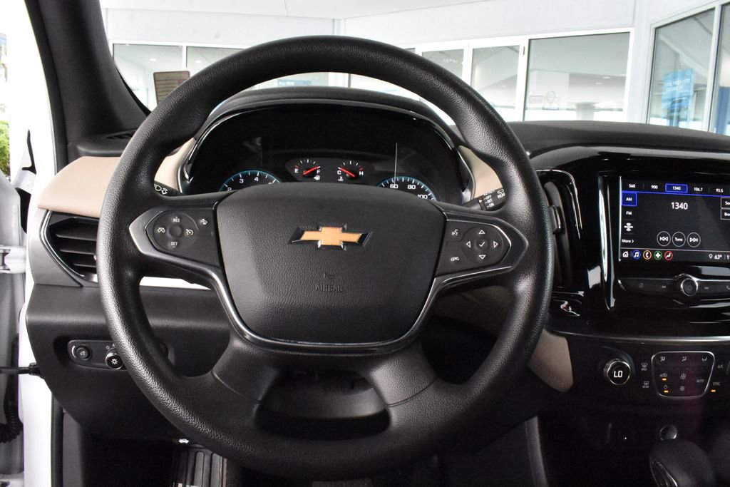 Used 2022 Chevrolet Traverse LS AWD/4WD image 13