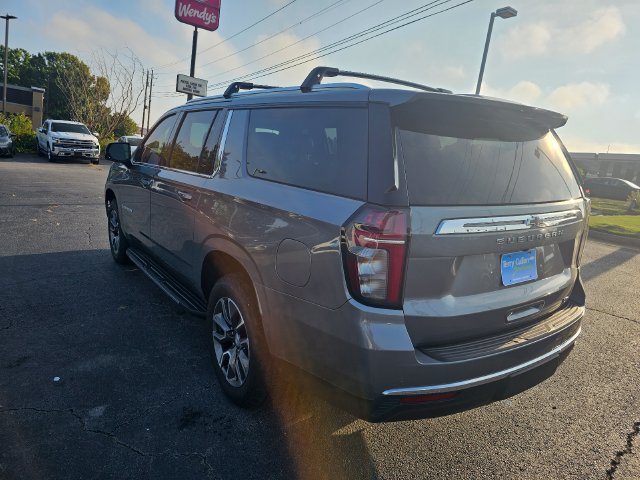Used 2022 Chevrolet Suburban LT w/ Luxury Package AWD/4WD image 6