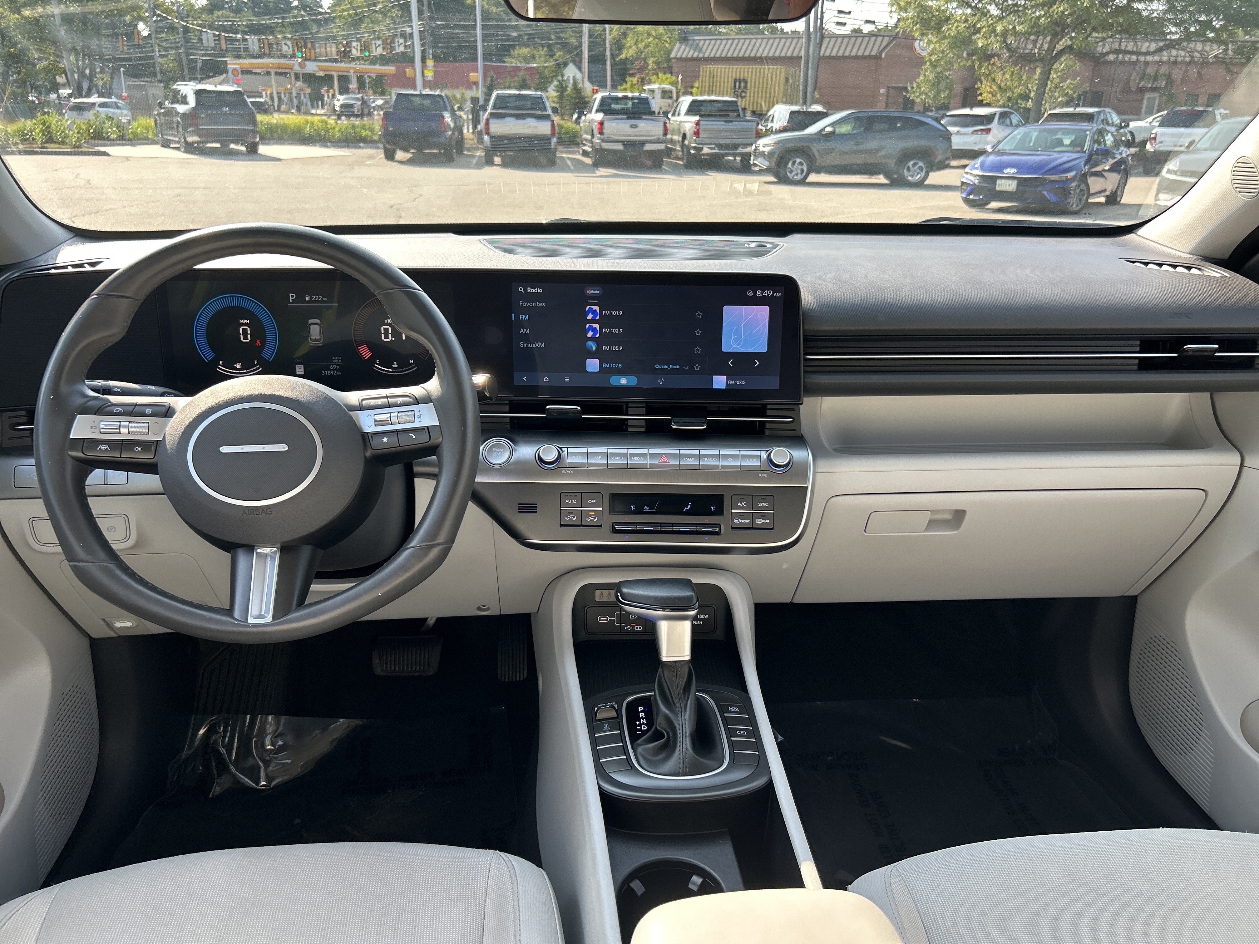 Certified 2025 Hyundai Kona SEL AWD/4WD image 18