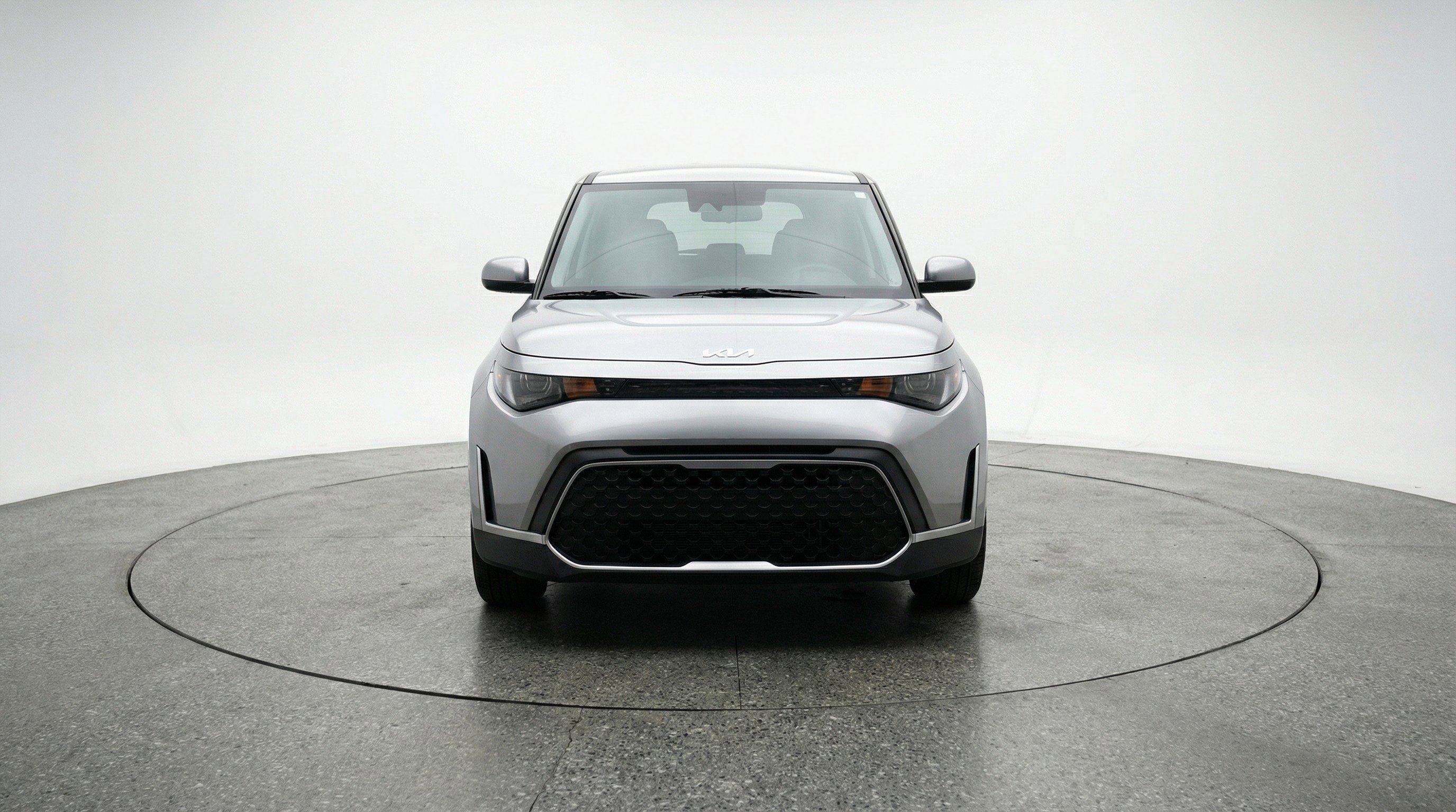 Used 2025 Kia Soul LX w/ LX Technology Package image 2